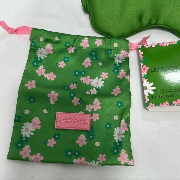 Marc Jacobs Eye Mask and Pouch - Picture 2 of 6